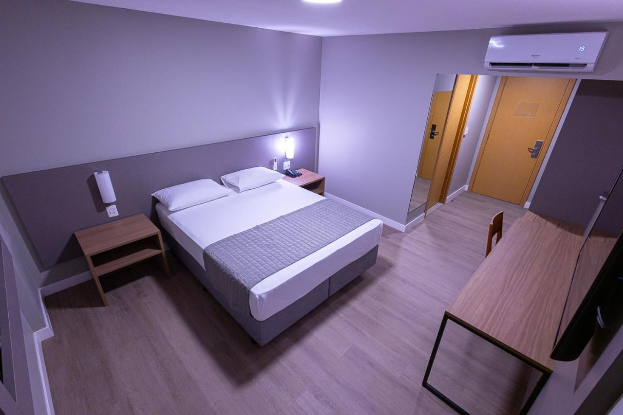 Hotel Caiua Блуменау Екстер'єр фото